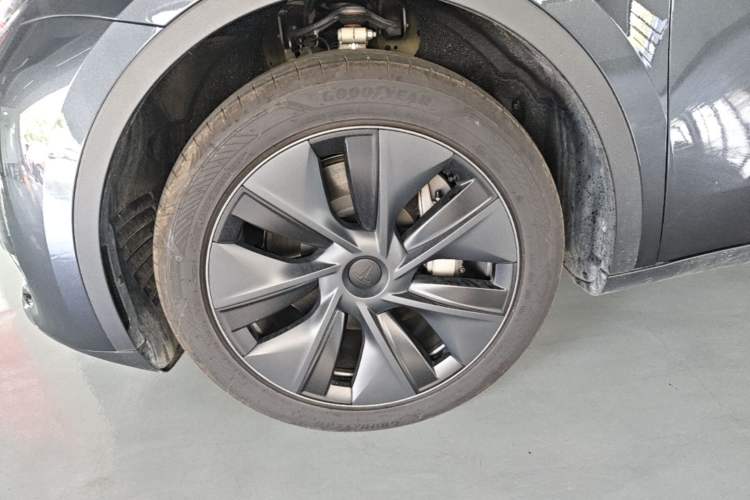 Used Tesla Model Y 2023 Rear-Wheel-Drive Version Left Front Wheel Hub
