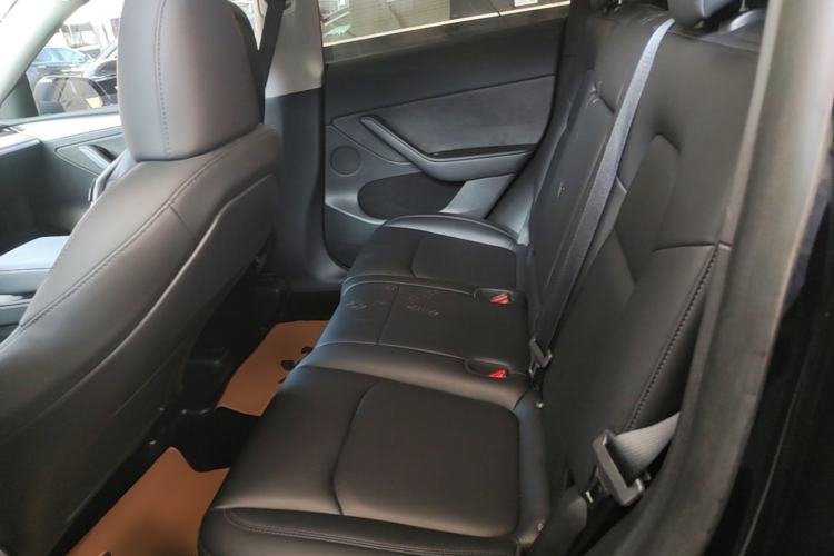 Used Tesla Model Y 2023 Rear-Wheel-Drive Version Left Rear Seat
