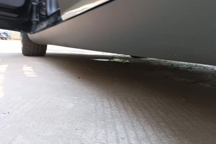 Used Tesla Model Y 2023 Rear-Wheel-Drive Version Left Side Sill