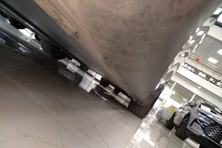 Used Tesla Model Y 2023 Rear-Wheel-Drive Version Left Side Sill