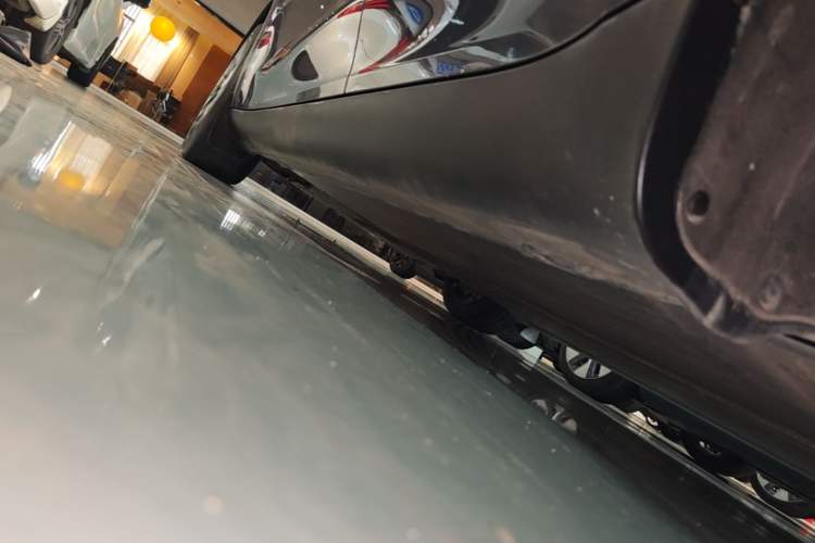 Used Tesla Model Y 2023 Rear-Wheel-Drive Version Left Side Sill