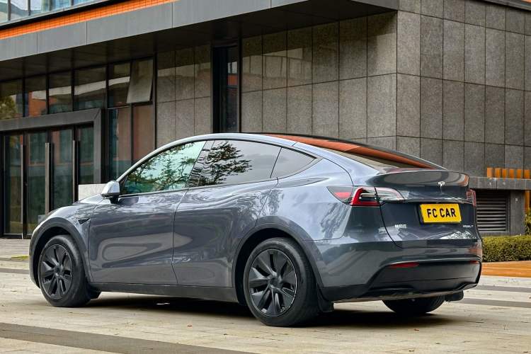Used Tesla Model Y 2023 Rear-Wheel-Drive Version Rear Left 45 Deg
