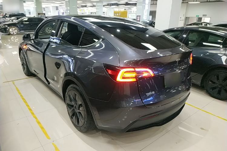 Used Tesla Model Y 2023 Rear-Wheel-Drive Version Rear Left 45 Deg