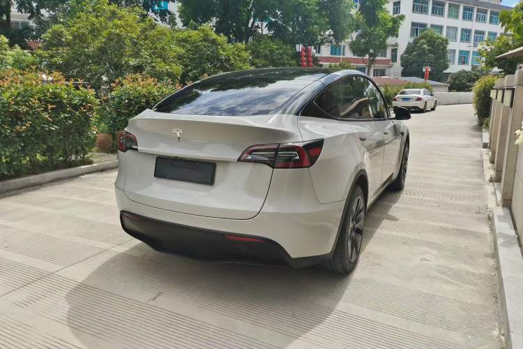 Used Tesla Model Y 2023 Rear-Wheel-Drive Version Rear Right 45 Deg