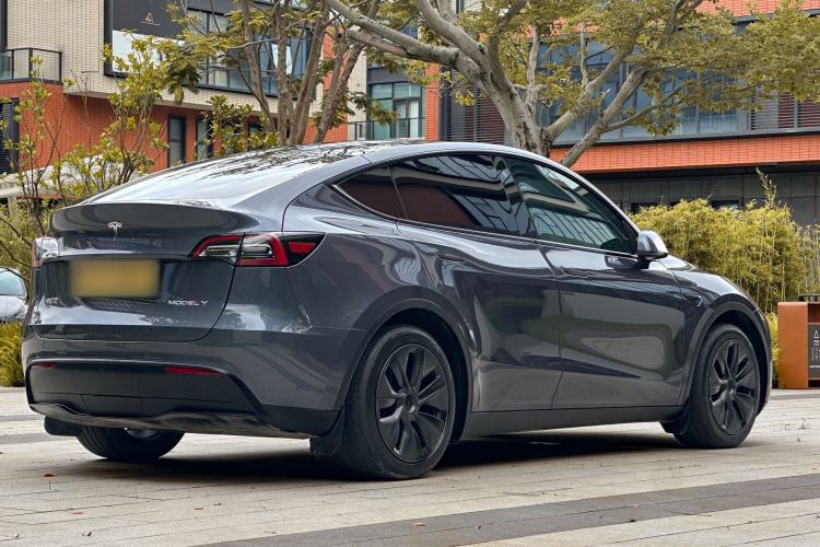 Used Tesla Model Y 2023 Rear-Wheel-Drive Version Rear Right 45 Deg