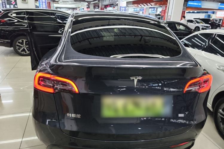 Used Tesla Model Y 2023 Long-Range All-Wheel-Drive Version Rear