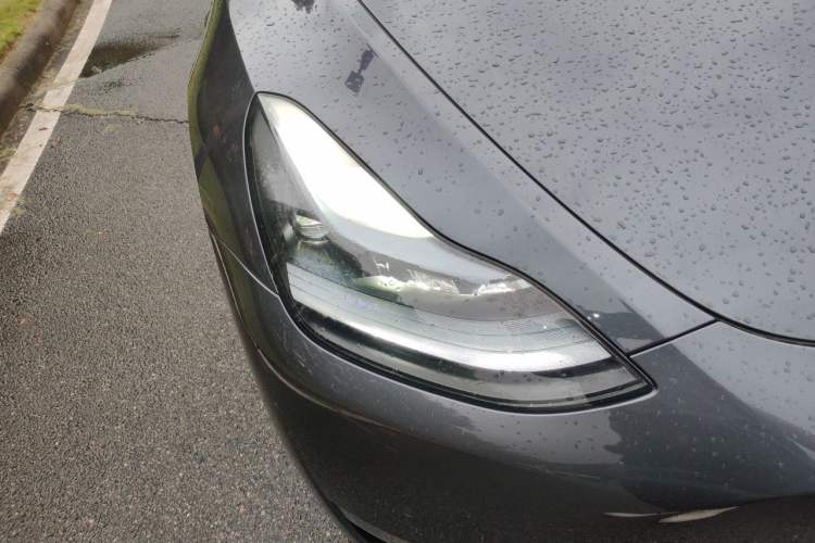 Used Tesla Model Y 2023 Long-Range All-Wheel-Drive Version Right Front Headlight