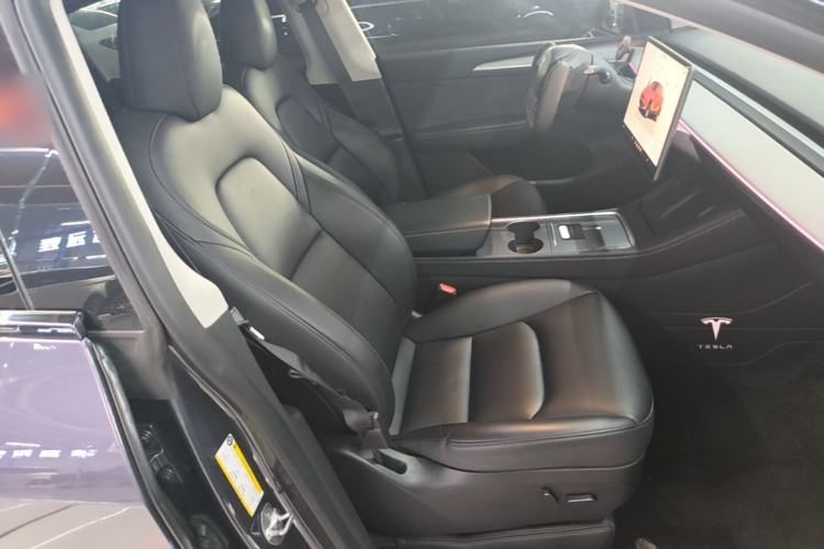 Used Tesla Model Y 2023 Rear-Wheel-Drive Version Right Front Seat