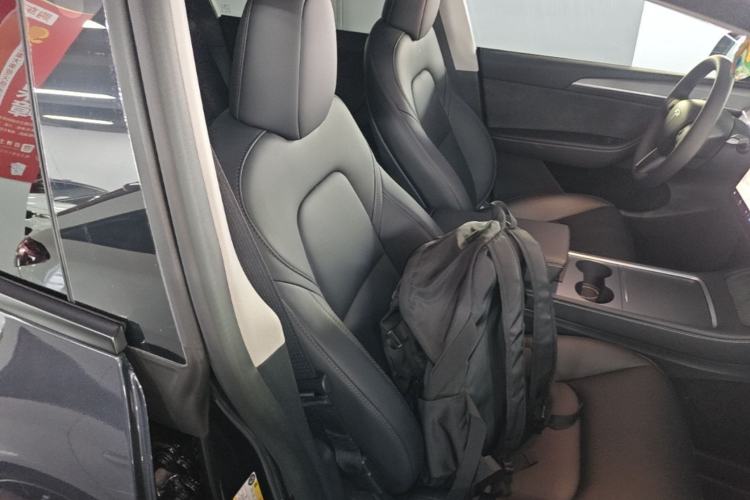 Used Tesla Model Y 2023 Rear-Wheel-Drive Version Right Front Seat