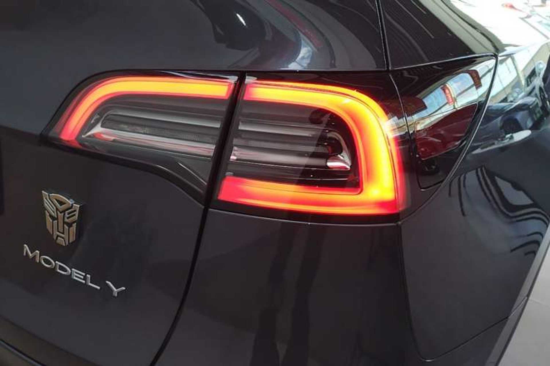 Used Tesla Model Y 2023 Rear-Wheel-Drive Version Right Rear Taillight