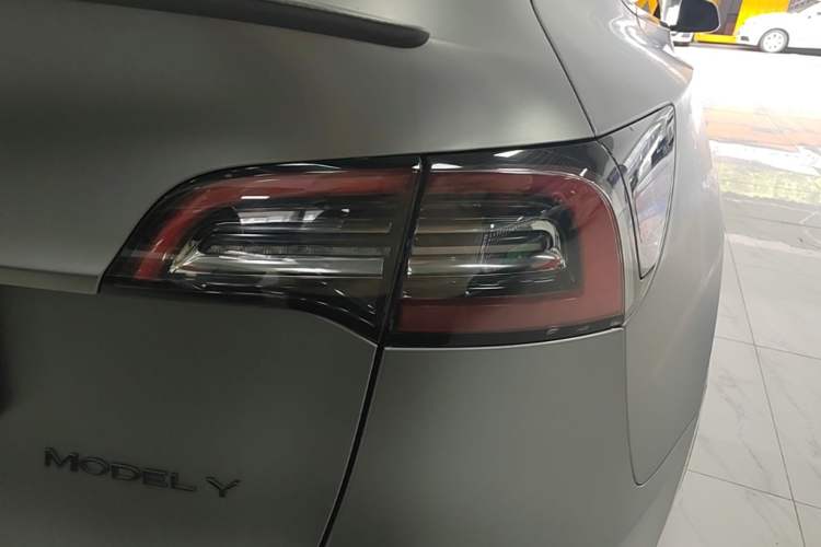 Used Tesla Model Y 2023 Rear-Wheel-Drive Version Right Rear Taillight