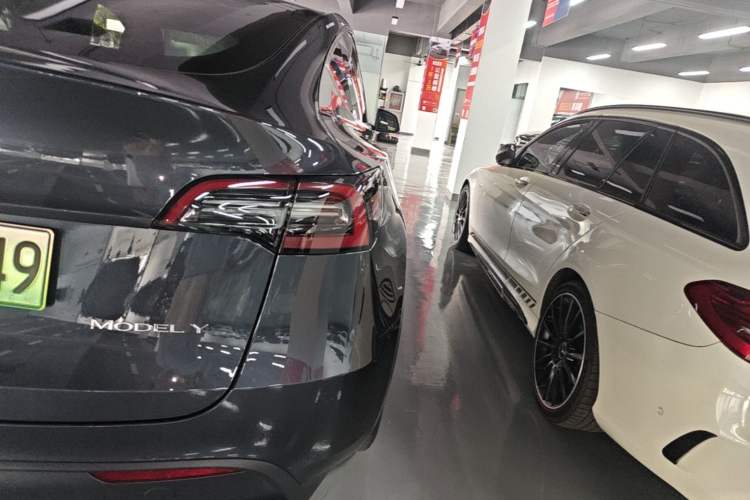Used Tesla Model Y 2023 Rear-Wheel-Drive Version Right Rear Taillight