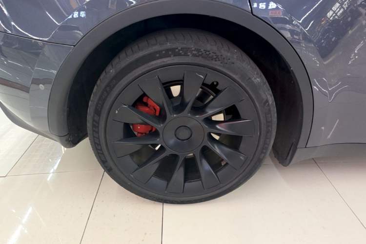 Used Tesla Model Y 2023 Rear-Wheel-Drive Version Right Rear Wheel Hub