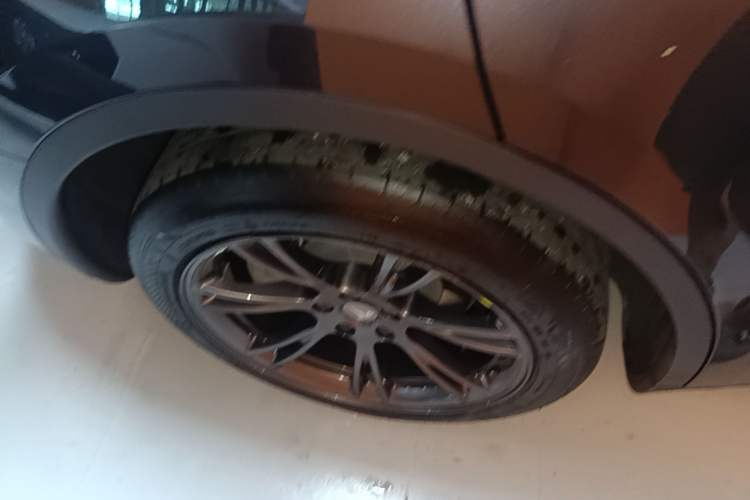 Used Tesla Model Y 2023 Rear-Wheel-Drive Version Right Rear Wheel Hub