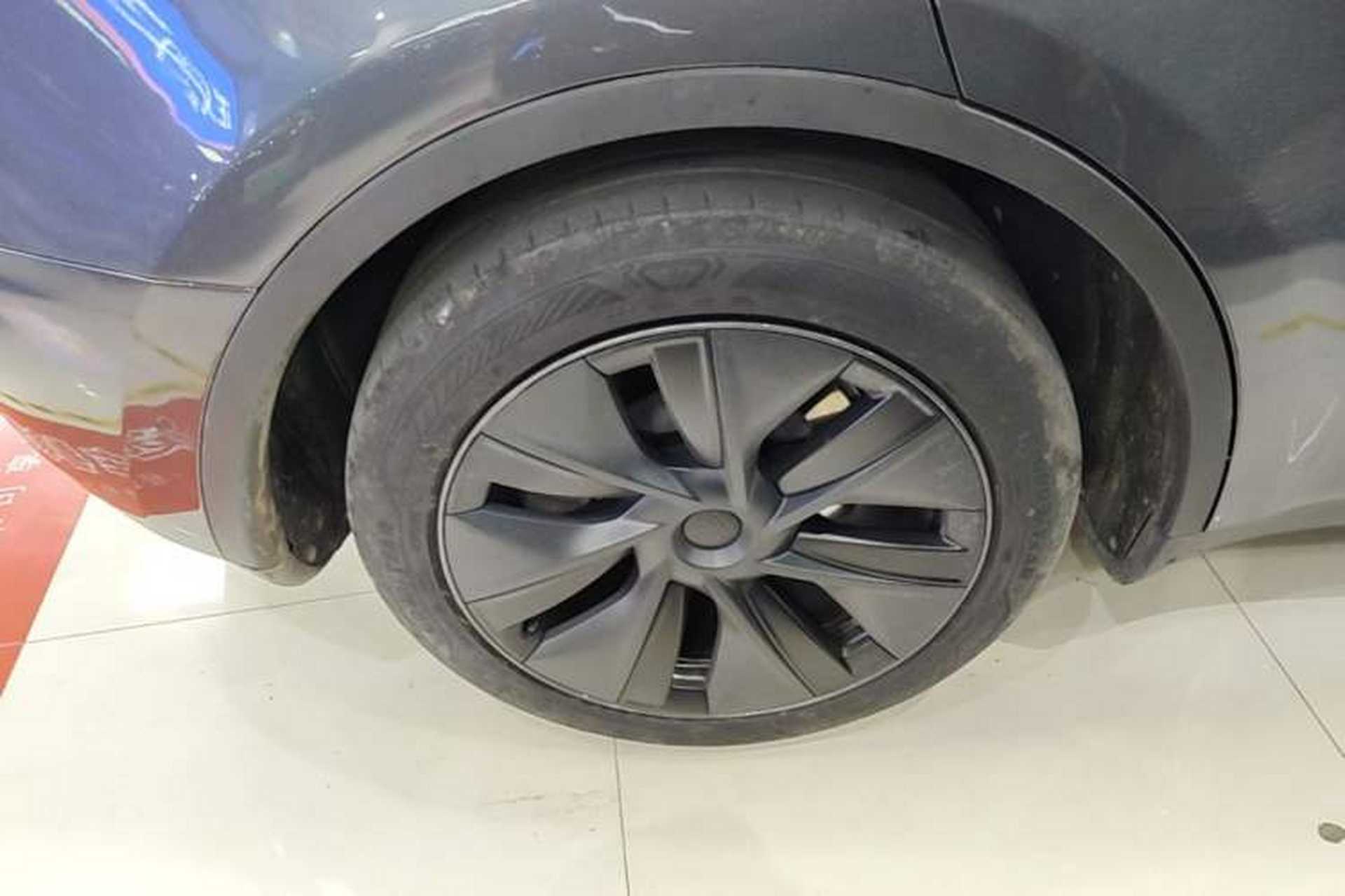 Used Tesla Model Y 2023 Rear-Wheel-Drive Version Right Rear Wheel Hub