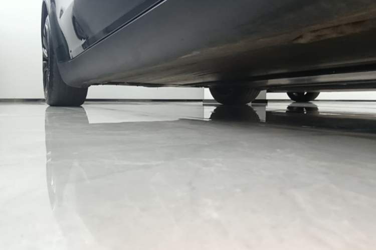 Used Tesla Model Y 2023 Rear-Wheel-Drive Version Right Side Sill