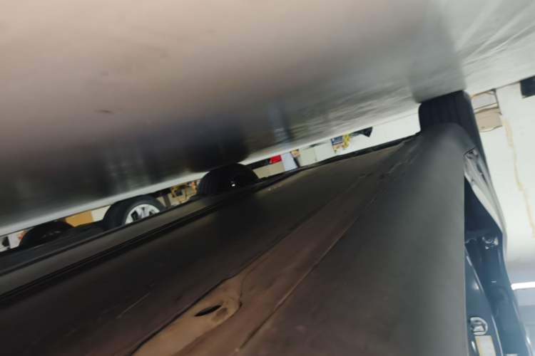 Used Tesla Model Y 2023 Rear-Wheel-Drive Version Right Side Sill