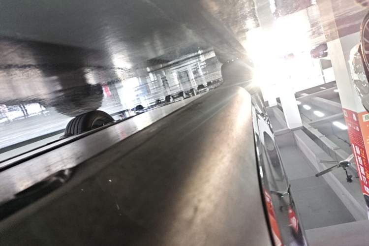 Used Tesla Model Y 2023 Rear-Wheel-Drive Version Right Side Sill
