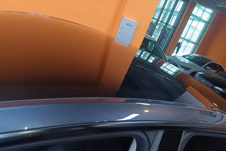 Used Tesla Model Y 2023 Rear-Wheel-Drive Version Roof