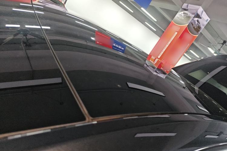 Used Tesla Model Y 2023 Rear-Wheel-Drive Version Roof