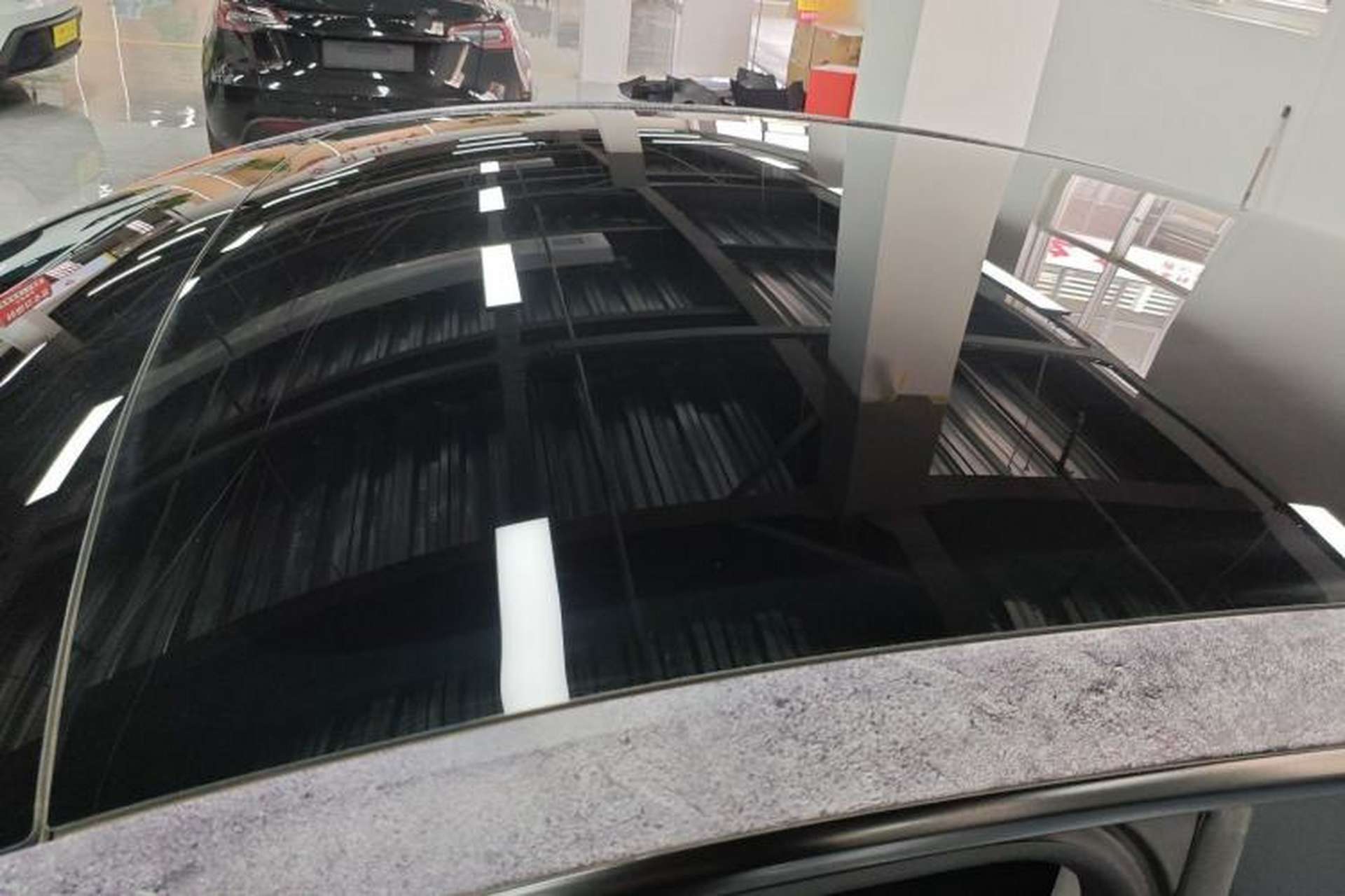 Used Tesla Model Y 2023 Rear-Wheel-Drive Version Roof