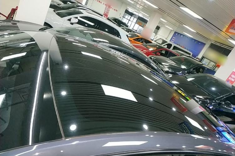 Used Tesla Model Y 2023 Rear-Wheel-Drive Version Roof