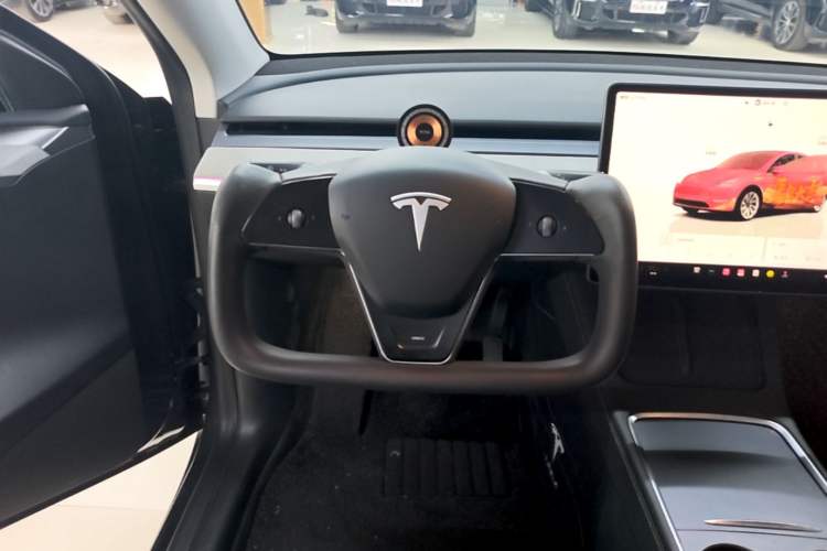 Used Tesla Model Y 2023 Rear-Wheel-Drive Version Steering Wheel