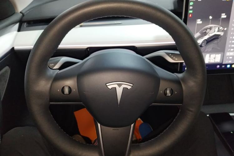 Used Tesla Model Y 2023 Rear-Wheel-Drive Version Steering Wheel