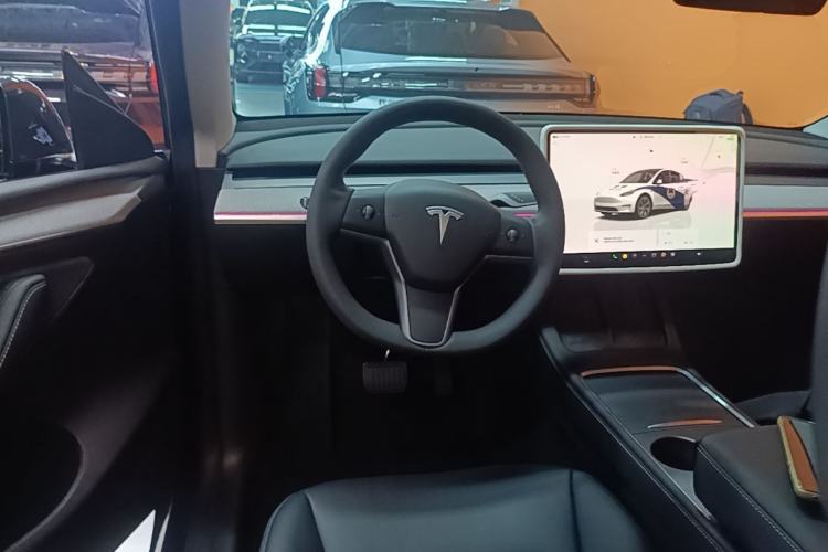 Used Tesla Model Y 2023 Rear-Wheel-Drive Version Steering Wheel