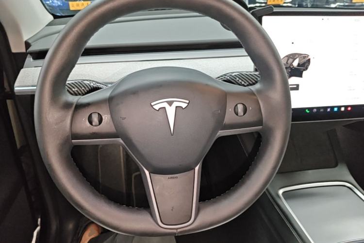 Used Tesla Model Y 2023 High-Performance All-Wheel-Drive Version Steering Wheel