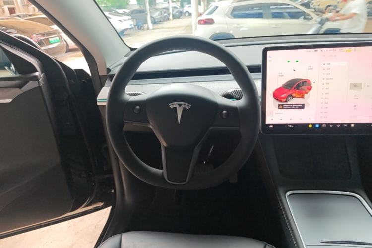 Used Tesla Model Y 2023 Rear-Wheel-Drive Version Steering Wheel