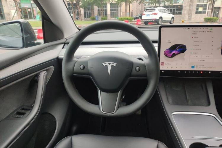 Used Tesla Model Y 2023 Long-Range All-Wheel-Drive Version Steering Wheel