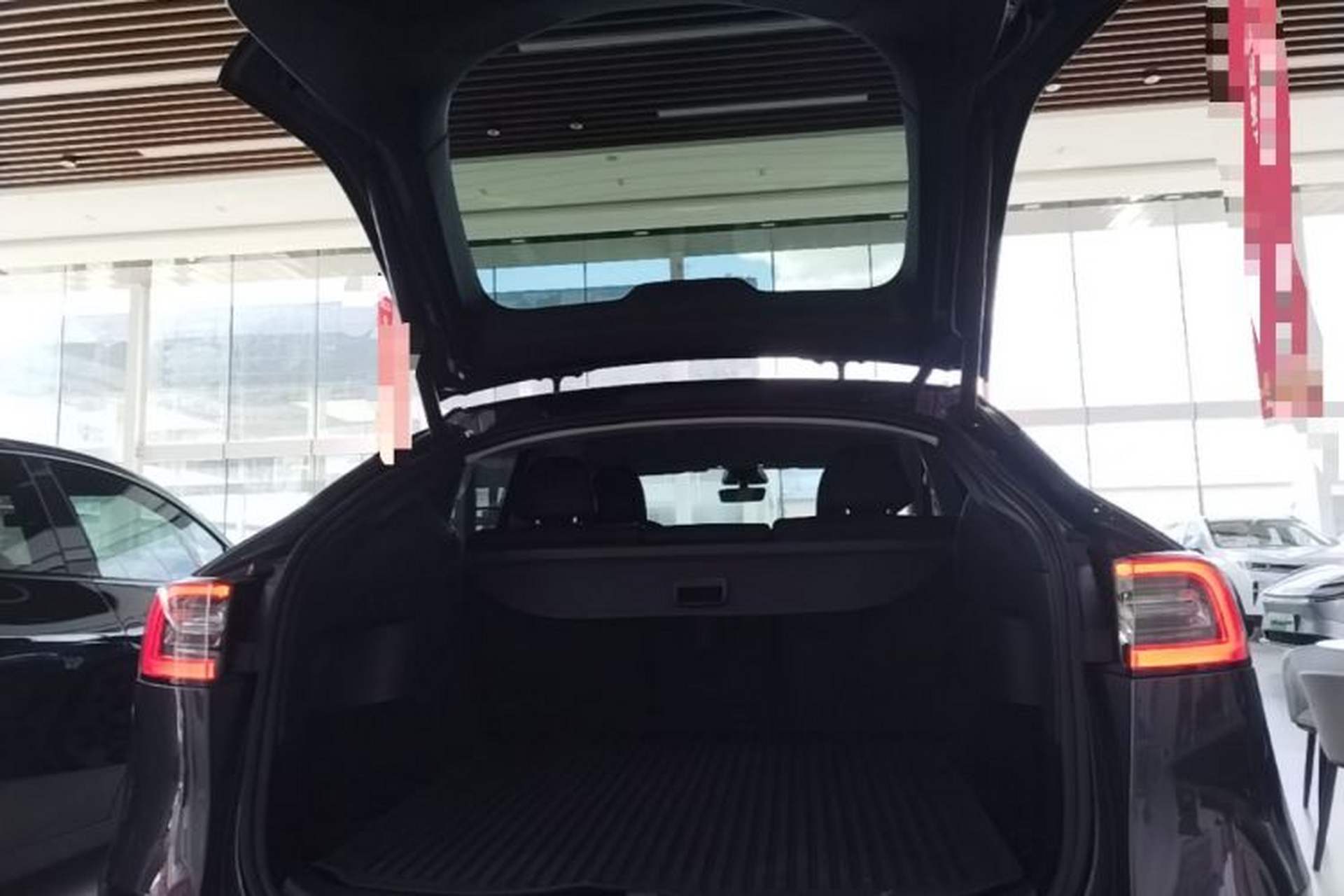 Used Tesla Model Y 2023 Rear-Wheel-Drive Version Trunk