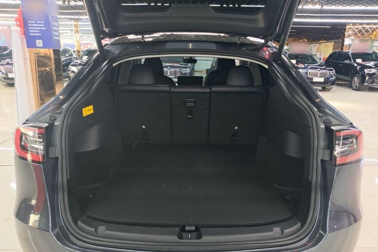 Used Tesla Model Y 2023 Rear-Wheel-Drive Version Trunk