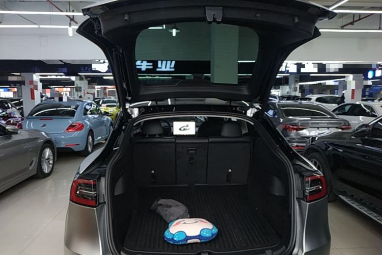Used Tesla Model Y 2023 Rear-Wheel-Drive Version Trunk