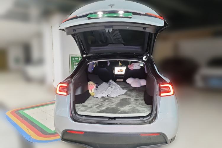 Used Tesla Model Y 2023 Rear-Wheel-Drive Version Trunk