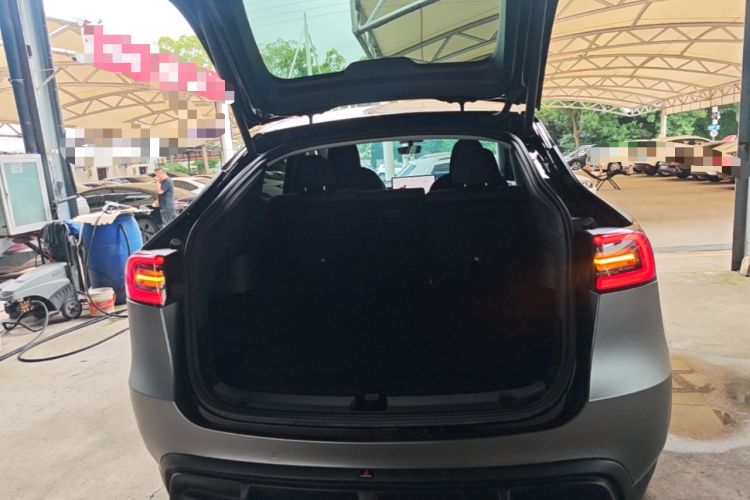 Used Tesla Model Y 2023 Rear-Wheel-Drive Version Trunk
