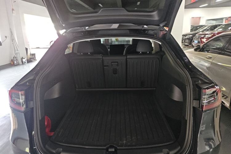 Used Tesla Model Y 2023 Rear-Wheel-Drive Version Trunk