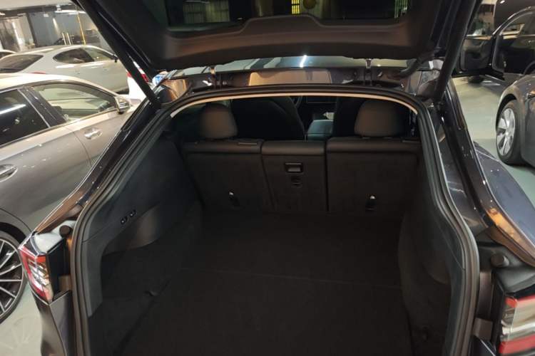 Used Tesla Model Y 2023 Rear-Wheel-Drive Version Trunk