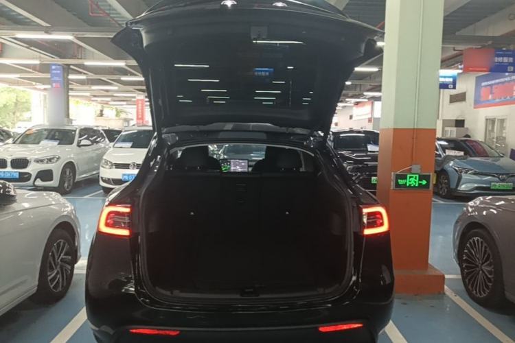 Used Tesla Model Y 2023 Rear-Wheel-Drive Version Trunk