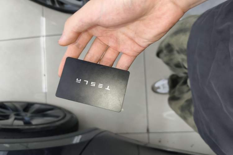 Used Tesla Model Y 2023 Long-Range All-Wheel-Drive Version Vehicle Key