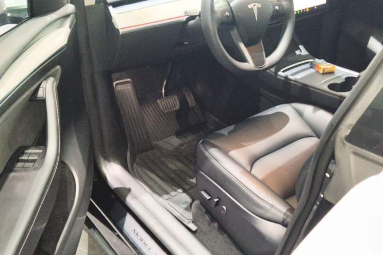 Used Tesla Model Y 2023 Rear-Wheel-Drive Version Driver Seat