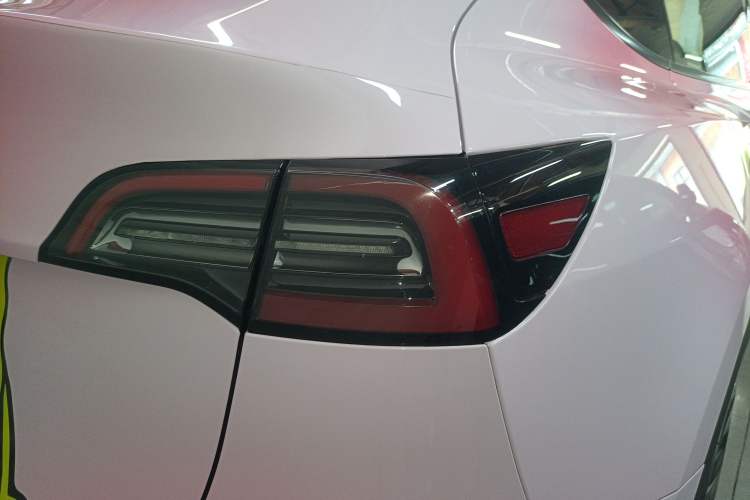 Used Tesla Model Y 2023 Rear-Wheel-Drive Version Exterior 3