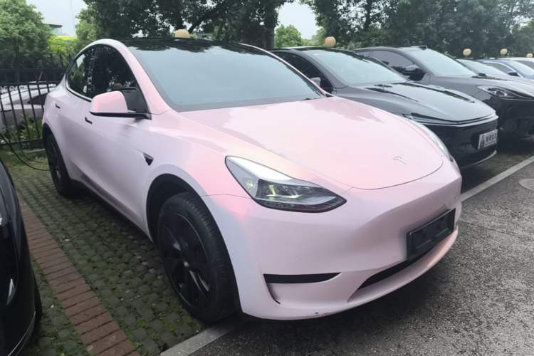 Used Tesla Model Y 2023 Rear-Wheel-Drive Version Front Right 45 Deg
