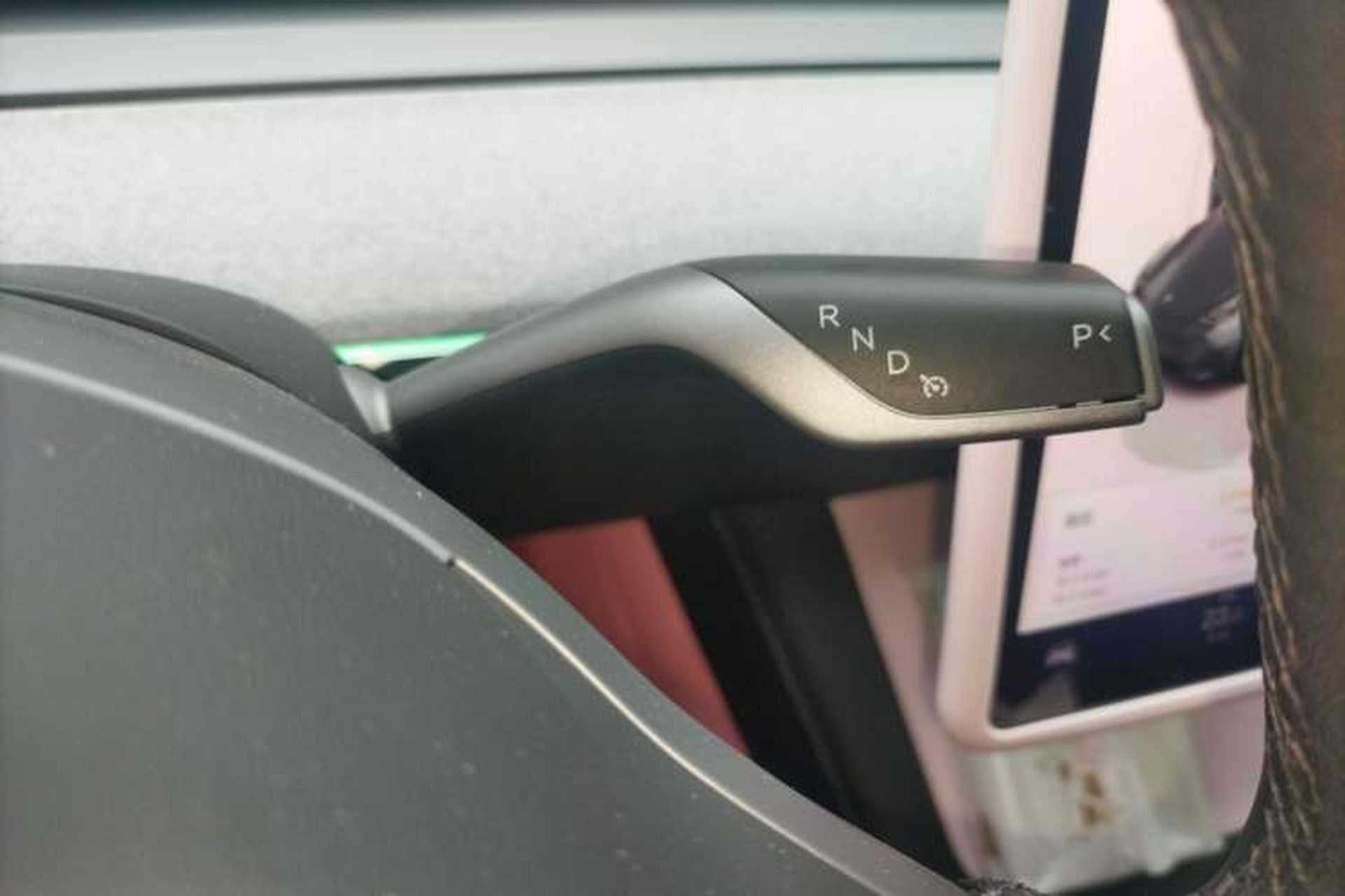 Used Tesla Model Y 2023 High-Performance All-Wheel-Drive Version Gear Lever