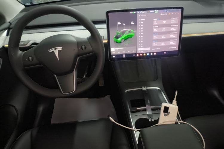 Used Tesla Model Y 2023 Rear-Wheel-Drive Version Center Console