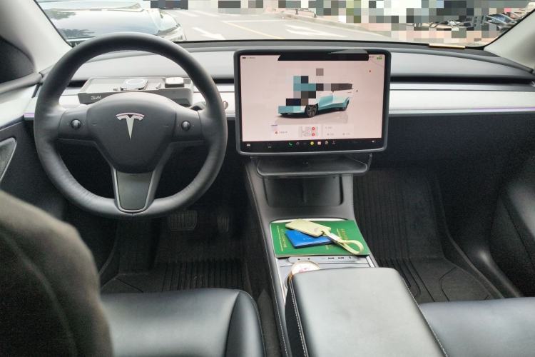 Used Tesla Model Y 2023 Rear-Wheel-Drive Version Center Console