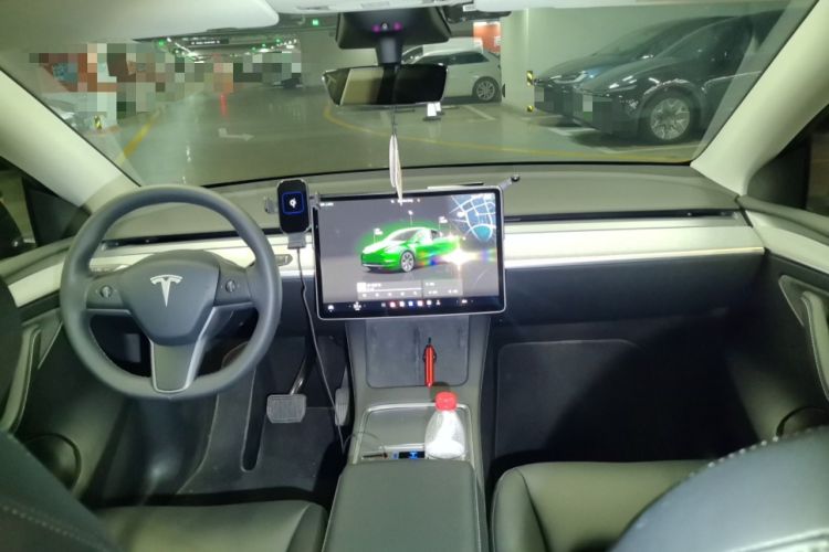 Used Tesla Model Y 2023 Rear-Wheel-Drive Version Center Console