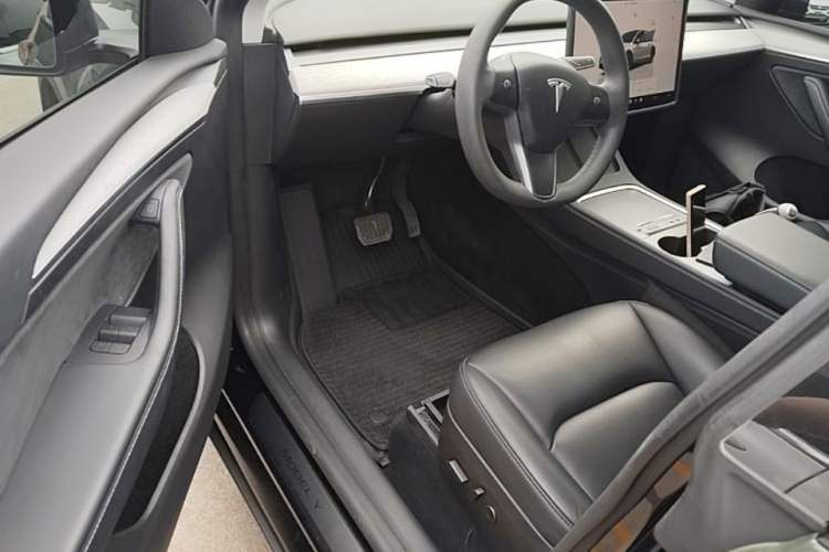 Used Tesla Model Y 2023 Rear-Wheel-Drive Version Driver Seat
