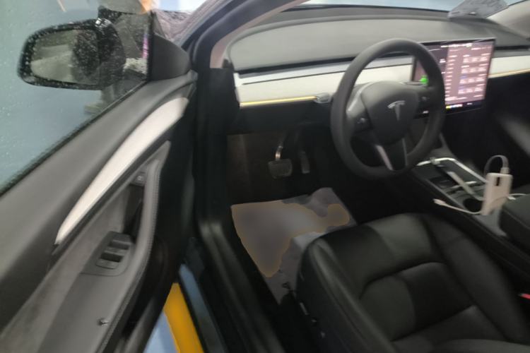 Used Tesla Model Y 2023 Rear-Wheel-Drive Version Driver Seat